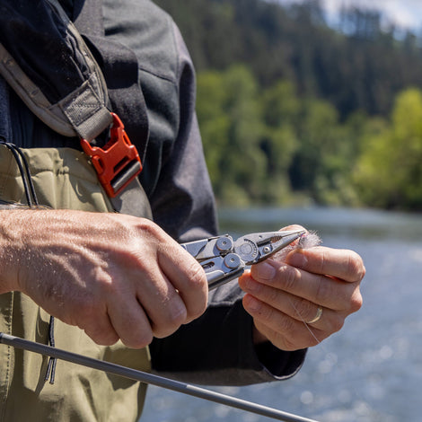 Kit WAVE Plata Leatherman con Linterna ARKFELD UV Olight y Funda EDC. Kit Toho Outdoor