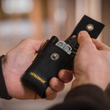 Kit de Multiherramienta Rebar Plata Leatherman con Linterna P2R Core Ledlenser Leatherman