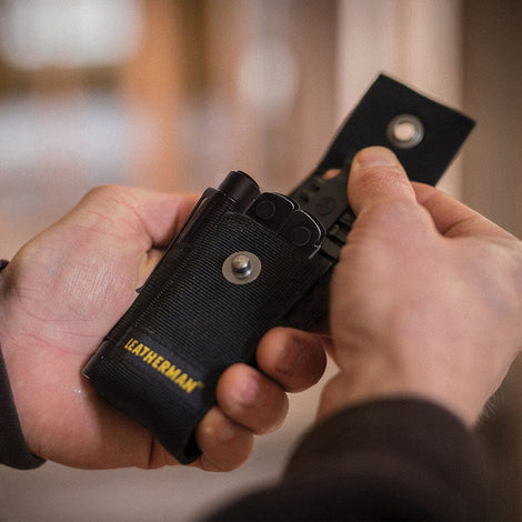 Kit de Multiherramienta Rebar Negra Leatherman con Linterna P2R Core Ledlenser Leatherman