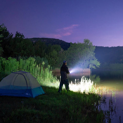 Linterna de Mano Recargable SEEKER 4 PRO Negra Olight Linterna Olight