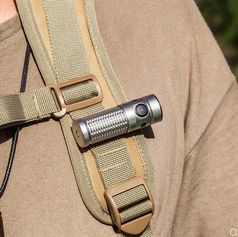 Linterna Recargable de Bolsillo BATON 3 Acero Inoxidable Olight Olight 