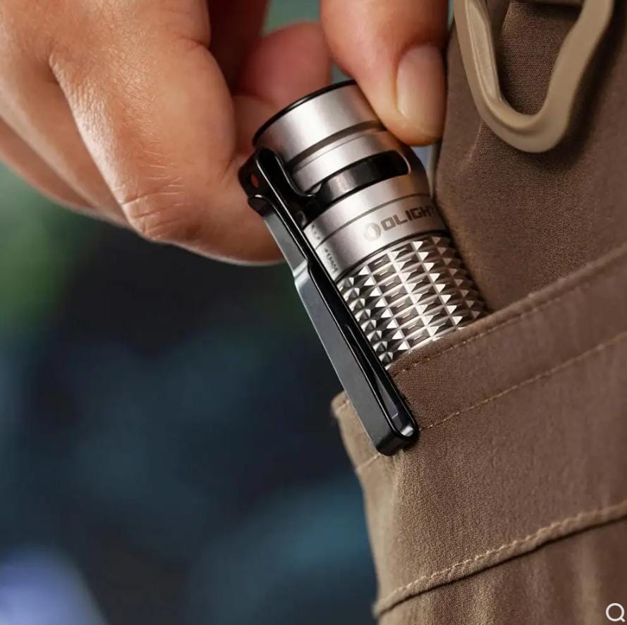 Linterna Recargable de Bolsillo BATON 3 Acero Inoxidable Olight Olight 